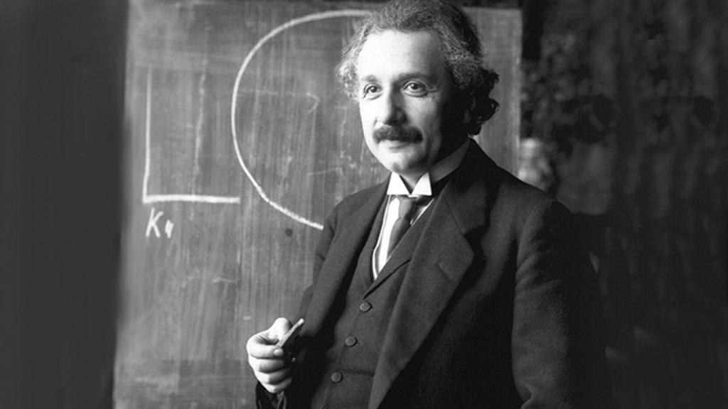 Albert Einstein en 1921 fotografiado por Ferdinand Schmutzer