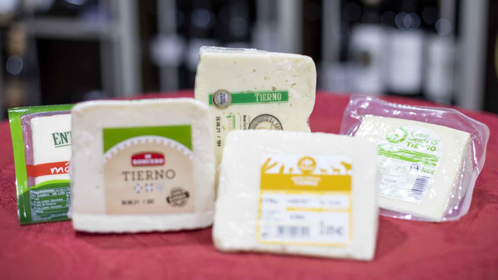 Los cinco quesos tiernos de los supermercados testados en la cata.