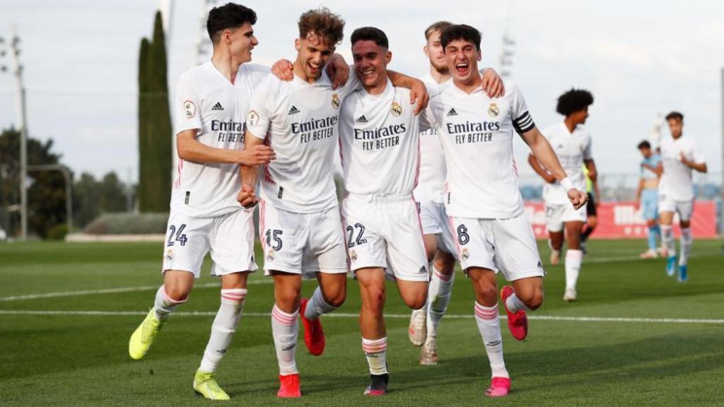 El Real Madrid Castilla celebra uno de sus goles contra el Badajoz