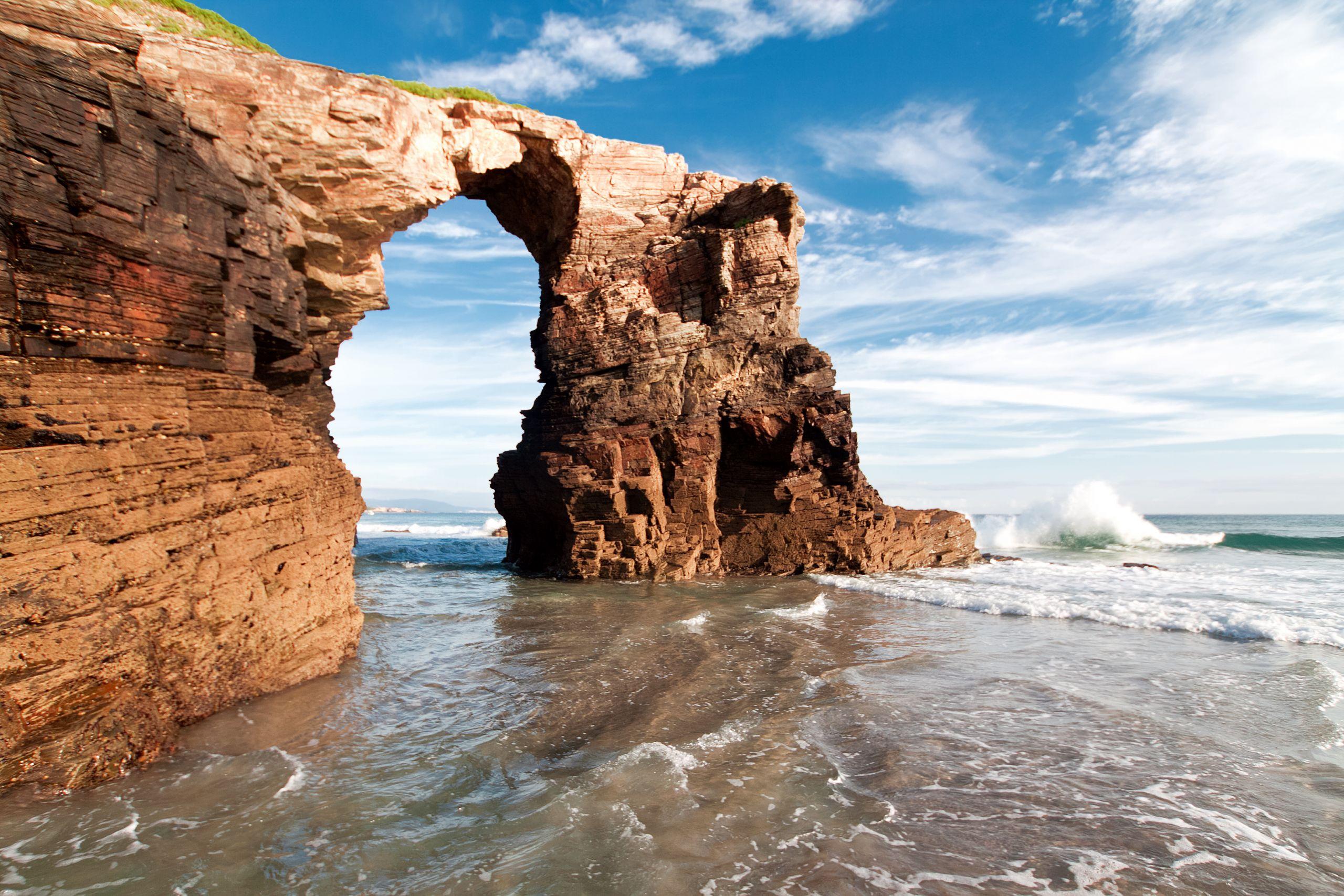 La playa de As Catedrais, en Ribadeo (Lugo). Foto: Shutterstock