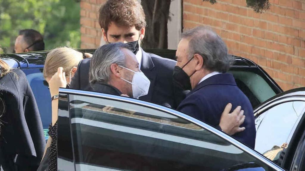 Pedro Trapote recibió el cariño y las condolencias de su entorno y familiares en el cementerio de San Justo.