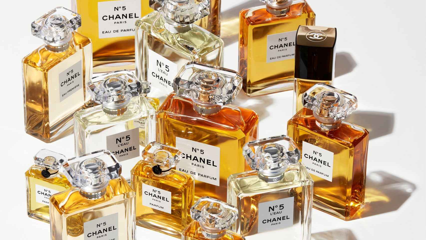 Con motivo del centenario de la creación de su perfume Nº5 se ha preparado una colección limitada de la marca.