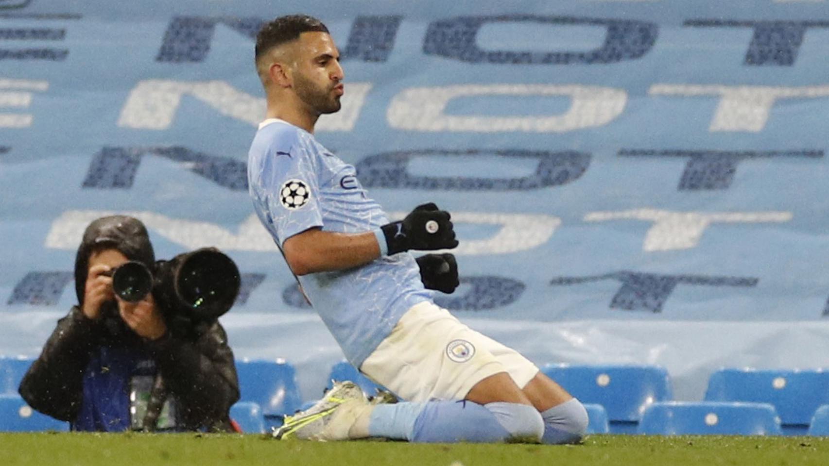 Riyad Mahrez celebra su segundo gol con el Manchester City