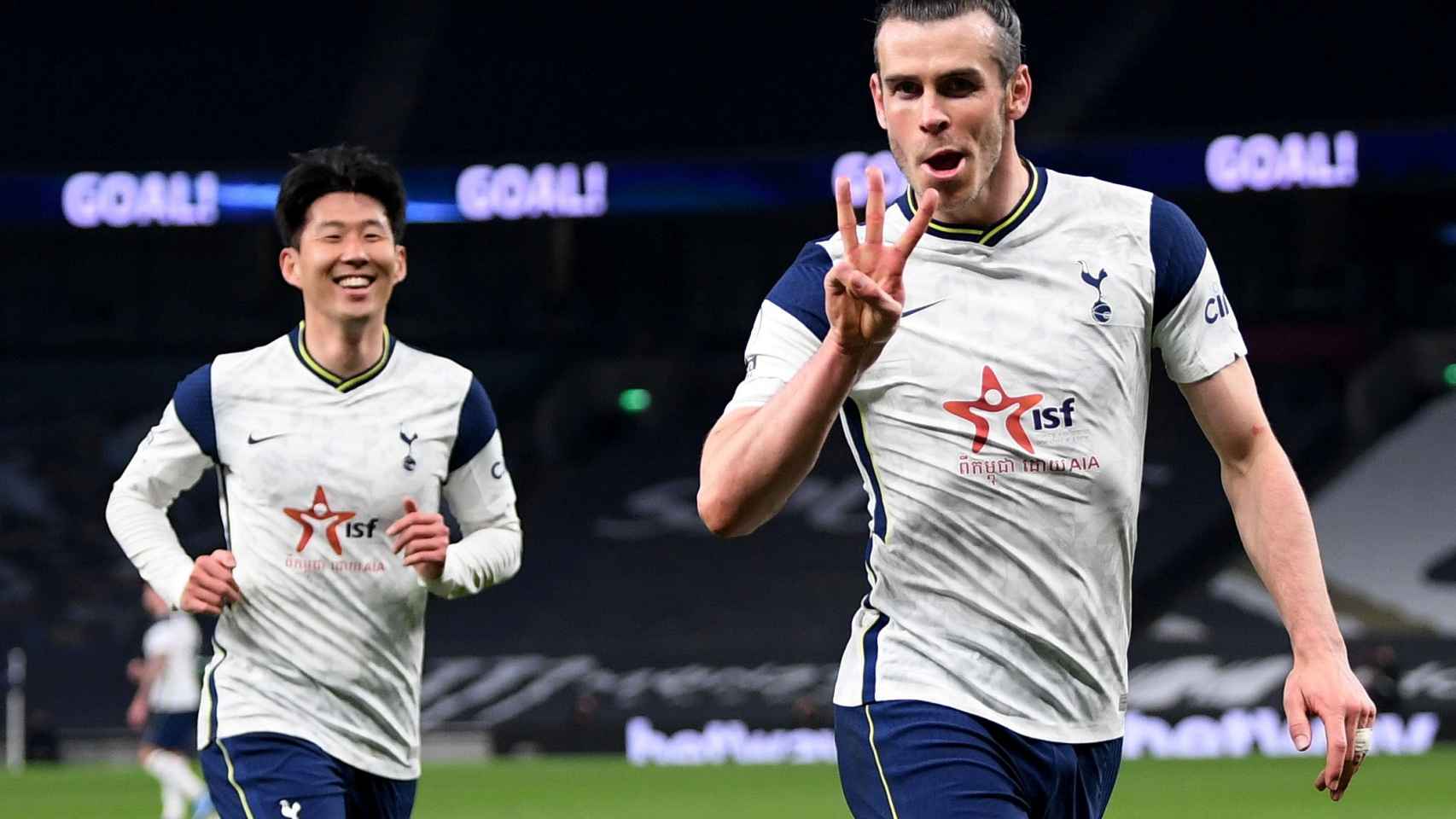 Gareth Bale celebra su hat-trick con el Tottenham