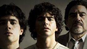Los tres actores que harán del futbolista en 'Maradona: Sueño bendito'.