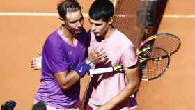 Rafa Nadal y Carlos Alcaraz, tras su duelo en el Mutua Madrid Open