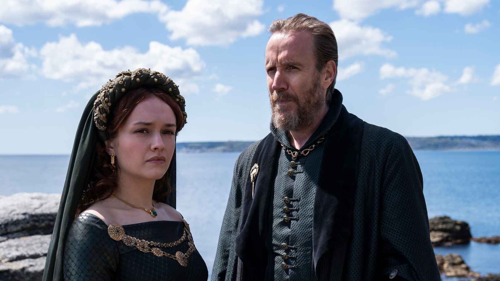 Olivia Cooke y Rhys Ifans en 'La casa del dragón'.