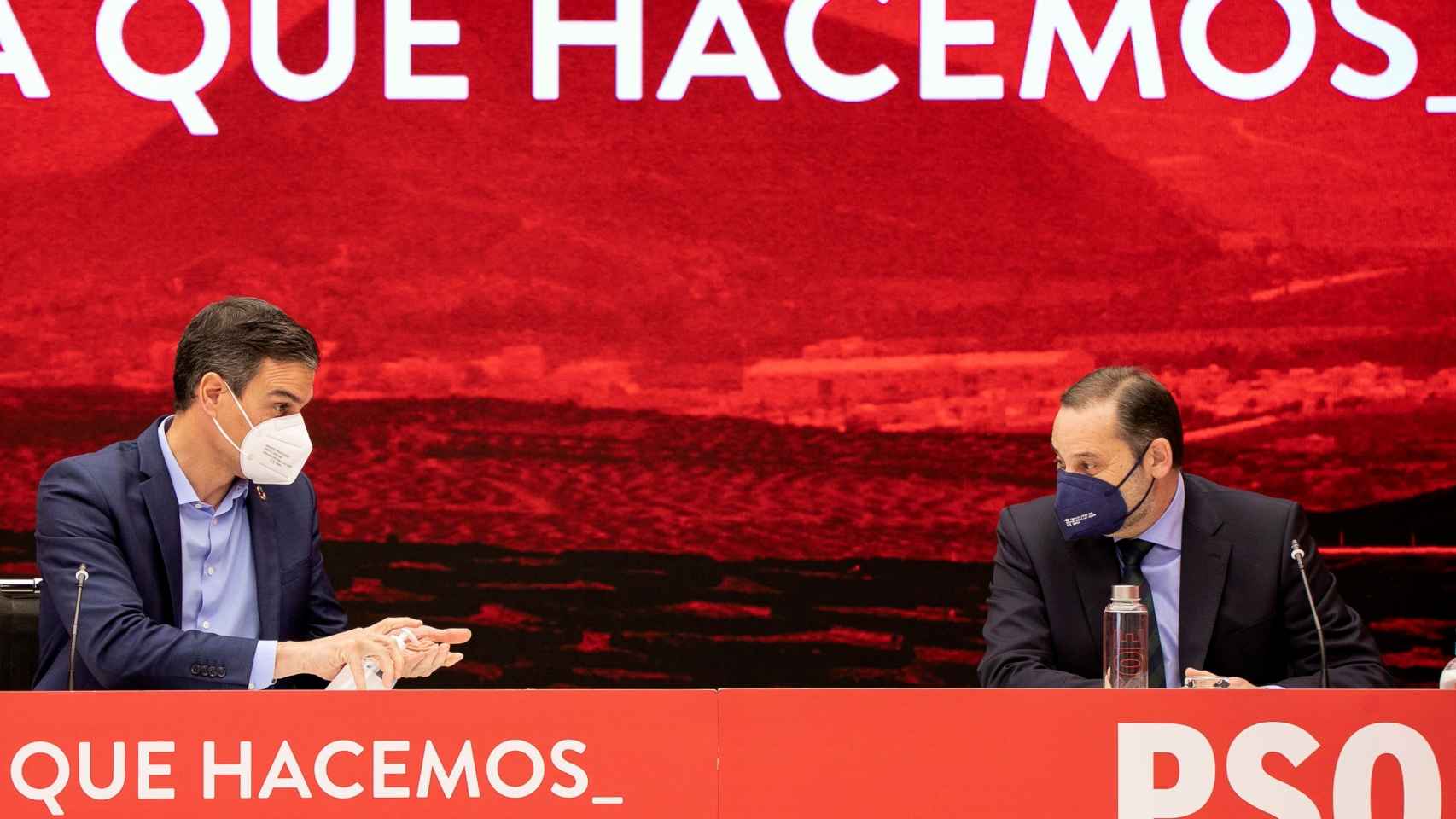 Pedro Sánchez y José Luis Ábalos, durante la última reunión de la Ejecutiva del PSOE.