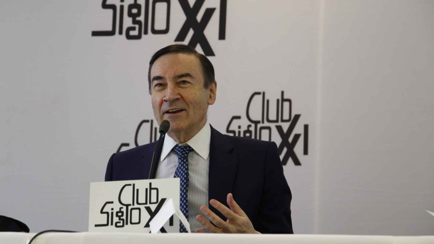 Pedro J. Ramírez en el Club Siglo XXI.: En Madrid pierde el centro, pero gana la centralidad; Podemos y Vox serán irrelevantes