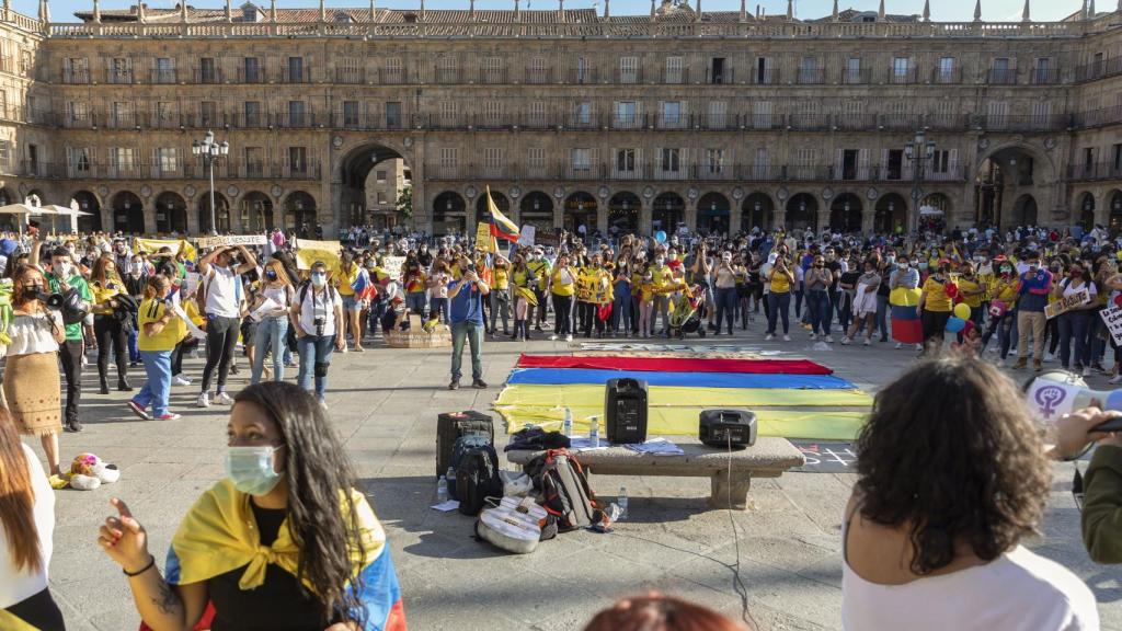Imagen de archivo de la comunidad colombiana concentrada en la Plaza Mayor de Salamanca