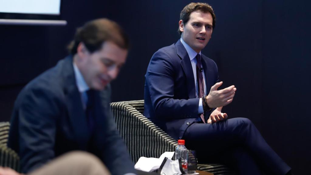 El expresidente de Ciudadanos, Albert Rivera, en un desayuno informativo de Europa Press.