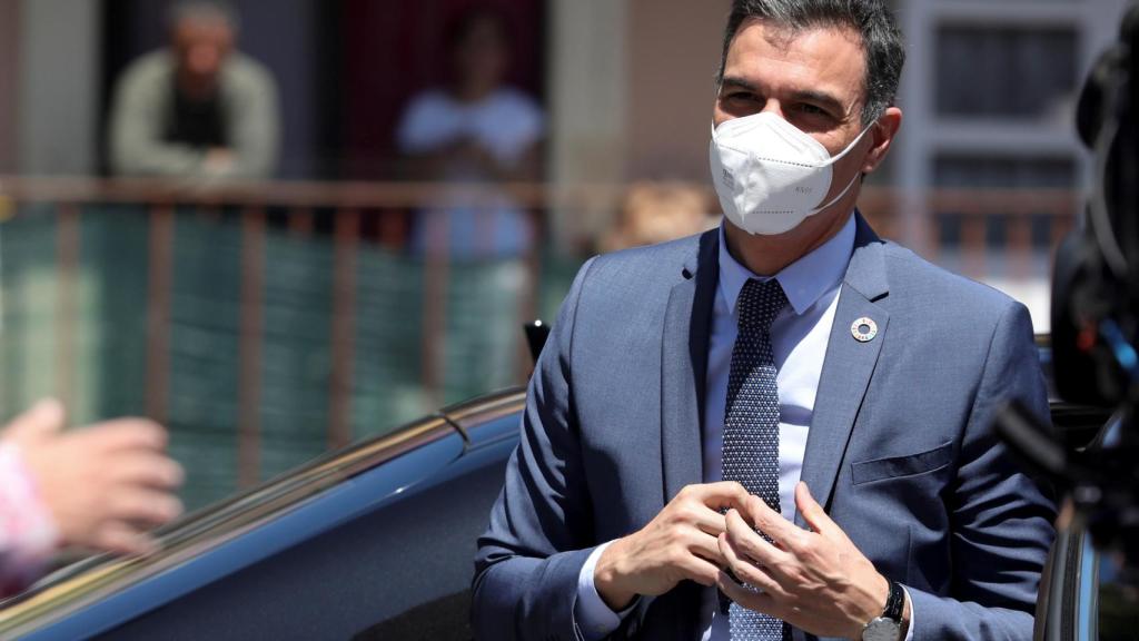 Pedro Sánchez, presidente del Gobierno, a su llegada a la cumbre de la UE en Oporto.