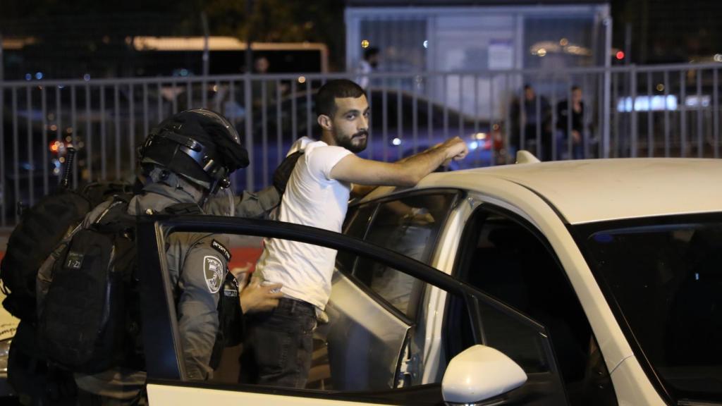 Un joven detenido por las autoridades palestinas.