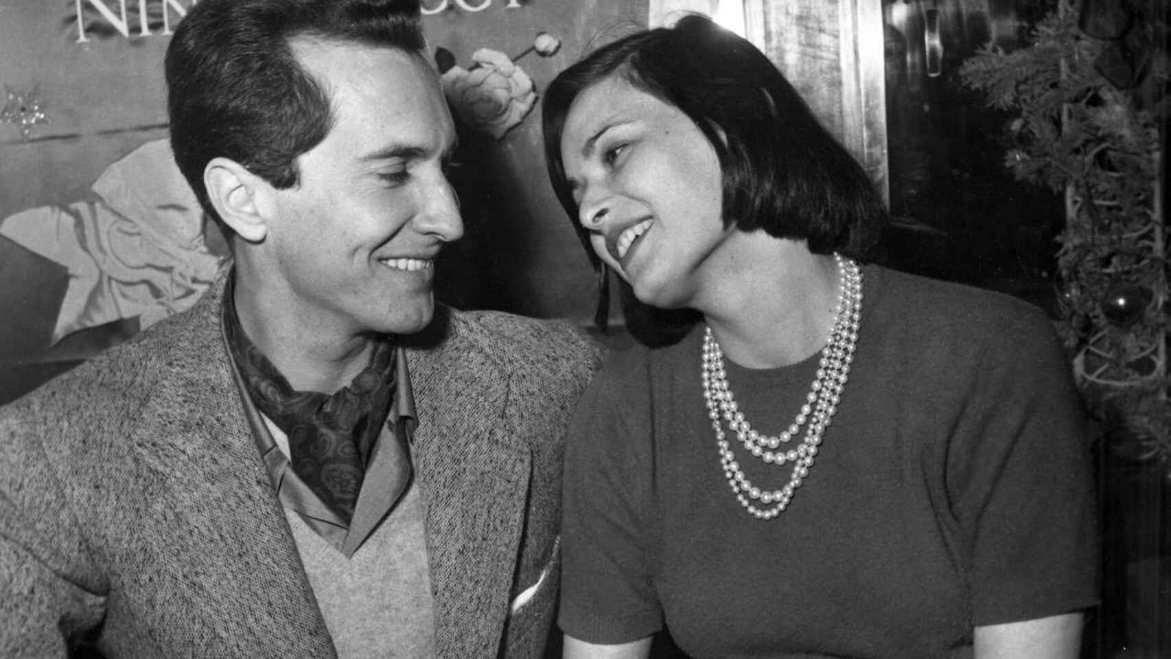 Luis Miguel Dominguín con Lucía Bosé en una imagen de 1955.