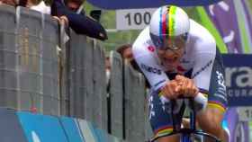 Filippo Ganna en la crono inaugural del Giro 2021