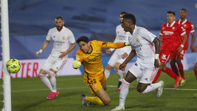 Vinicius falla una ocasión frente a Bounou