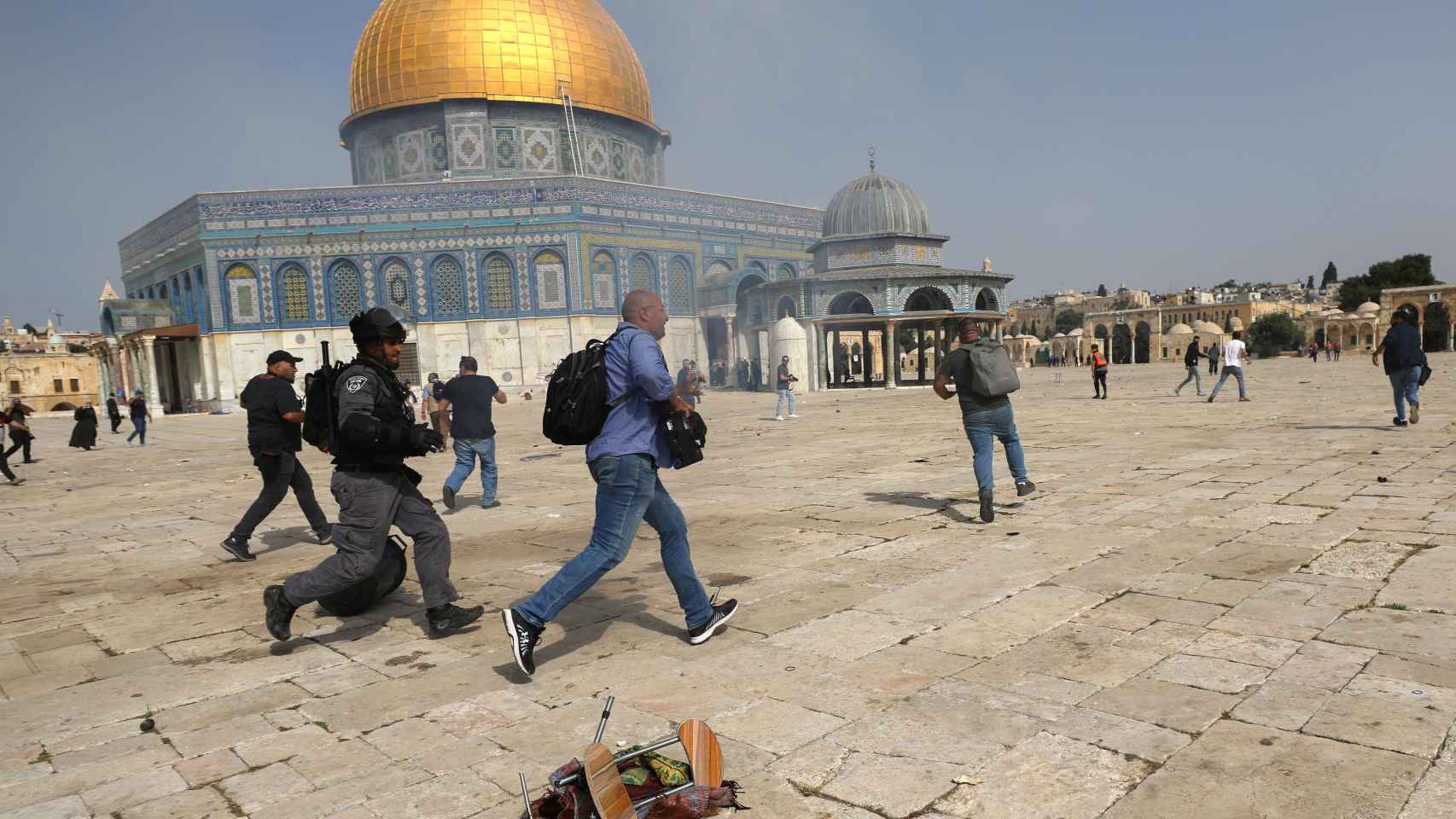 Los confrontos con la policía israelí y los palestinos.