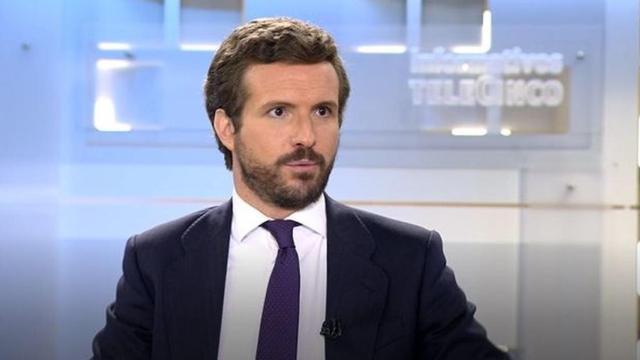 El presidente del PP, Pablo Casado, durante su entrevista en Telecinco.