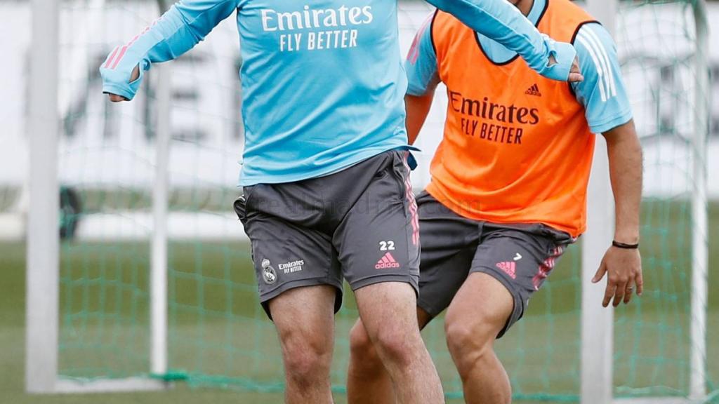 Isco Alarcón y Eden Hazard, durante un entrenamiento con el Real Madrid