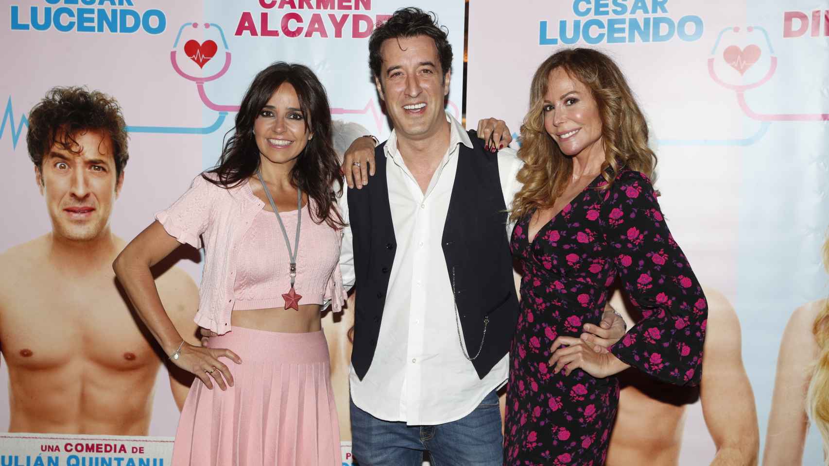Lara Dibildos junto a Carmen Alcayde y César Lucendo, sus compañeros de reparto en 'Hongos'.