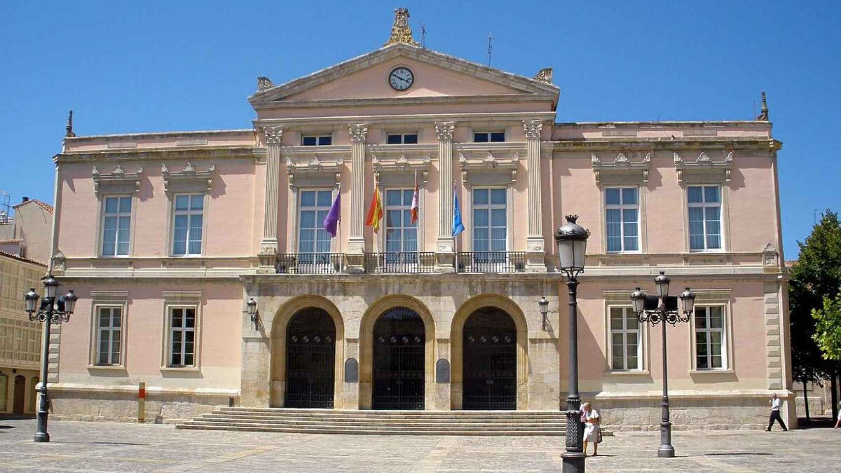 Imagen del Ayuntamiento de Palencia en la Plaza Mayor.
