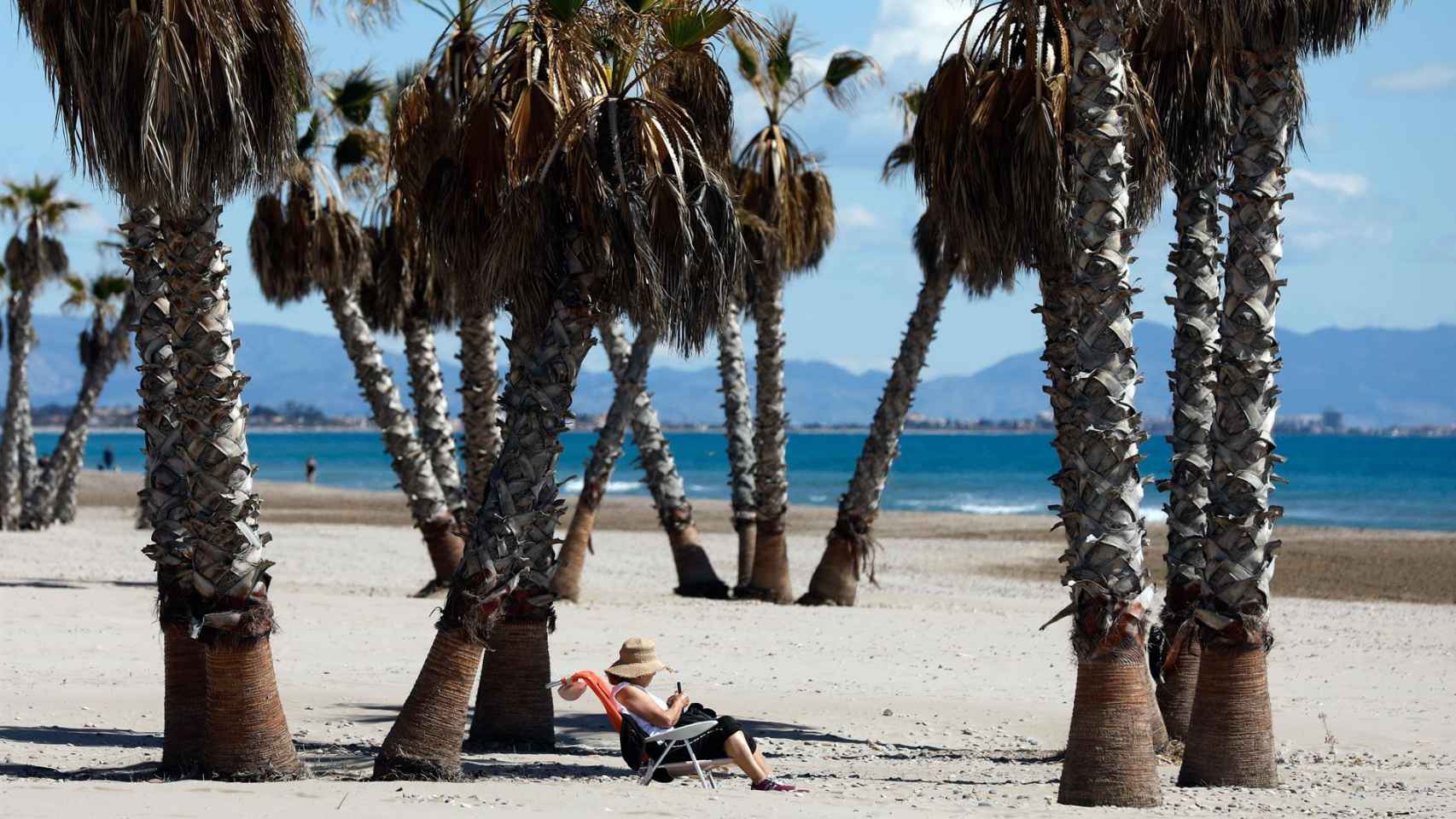 Las 25 nuevas playas españolas en las que ondearán la bandera azul este verano