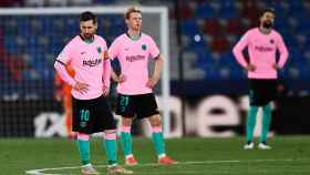 Reacción de Messi, De Jong y Piqué al tercer gol en contra