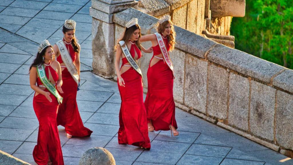 Cuatro 'miss' este domingo en Toledo (Foto: Óscar López en Facebook)