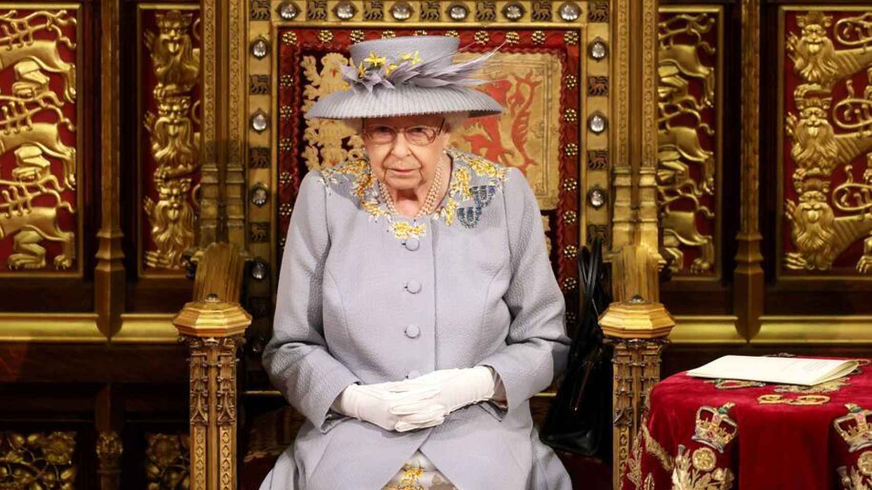 La Reina Isabel II durante su discurso ante la Cámara de los Lores.