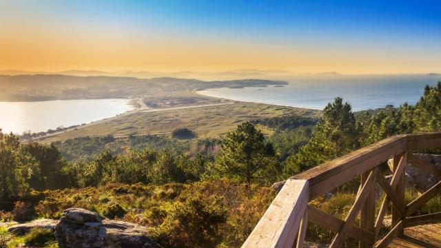 Playa de A Lanzada desde el monte Siradella.