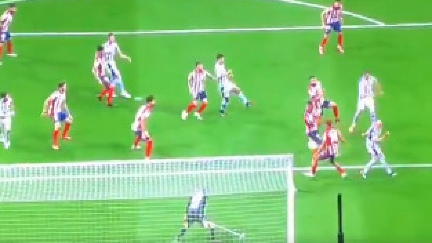 Posible penalti por mano de Marcos Llorente