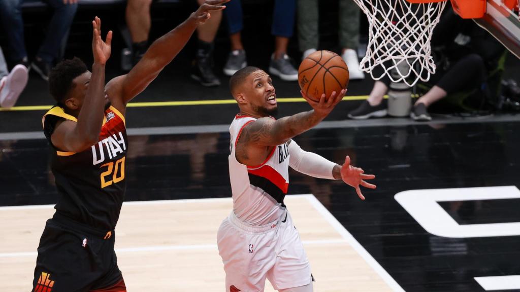 Damian Lilard liderando a sus Portland Trail Blazers, que también aspiran a librarse del 'play in'