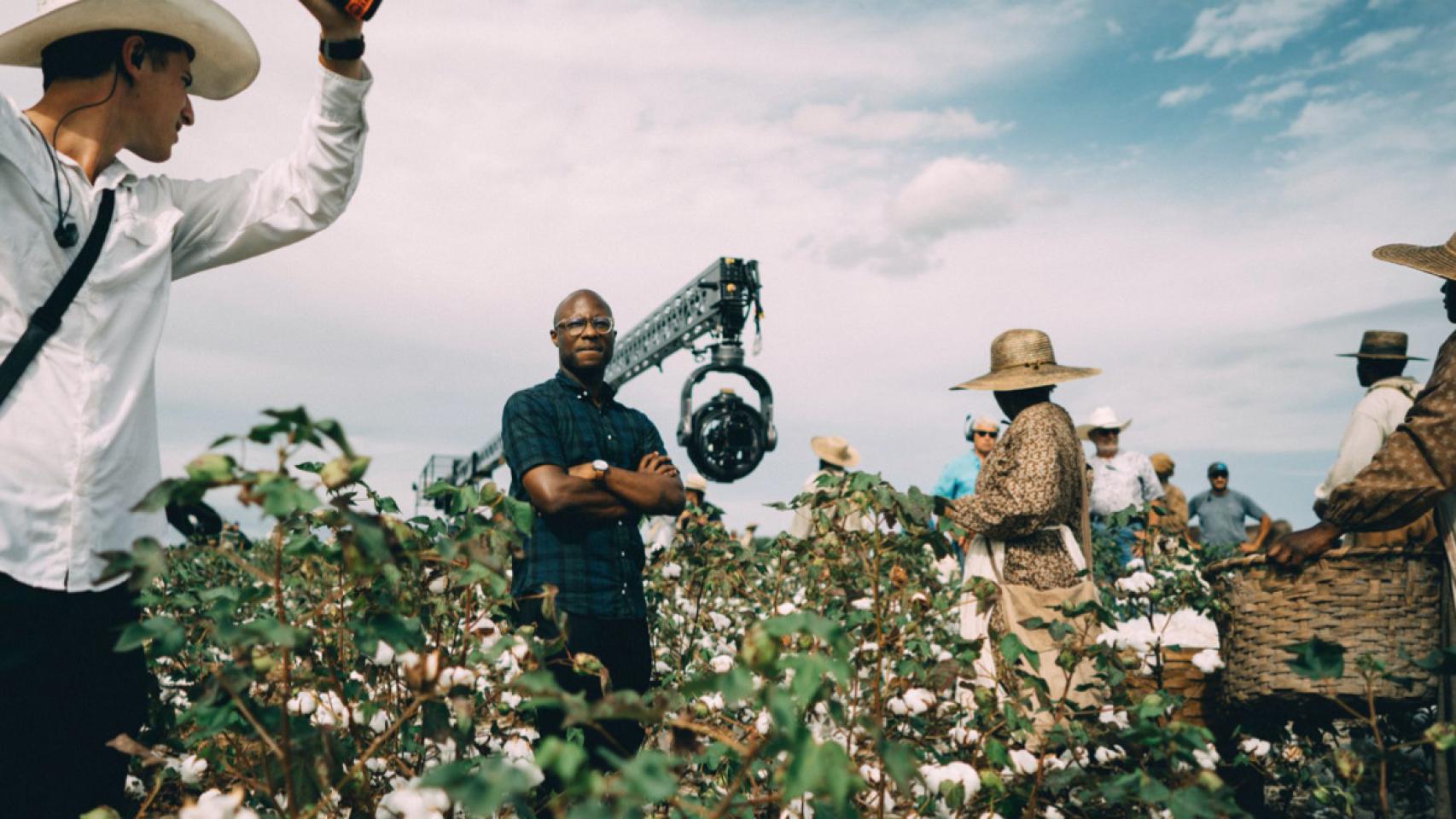 Barry Jenkins en el rodaje de 'El ferrocarril subterráneo'.