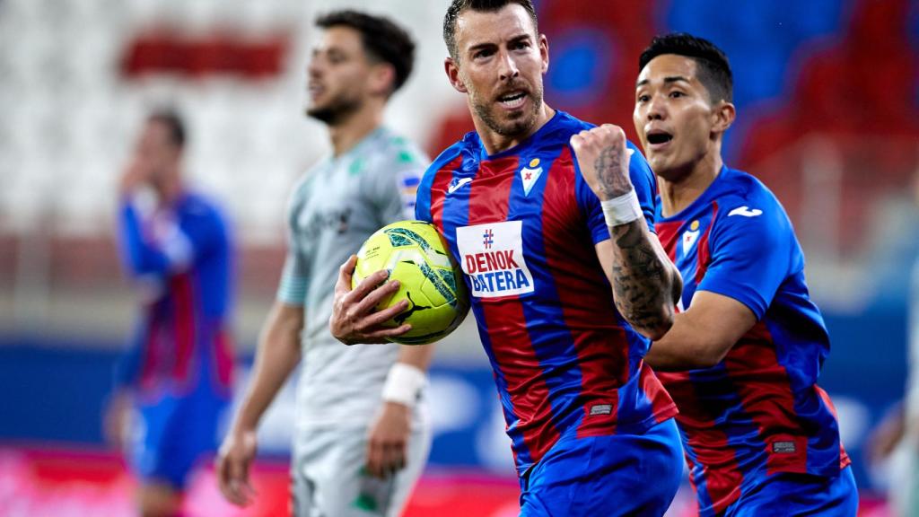 Sergi Enrich celebrando el gol del Eibar ante el Betis