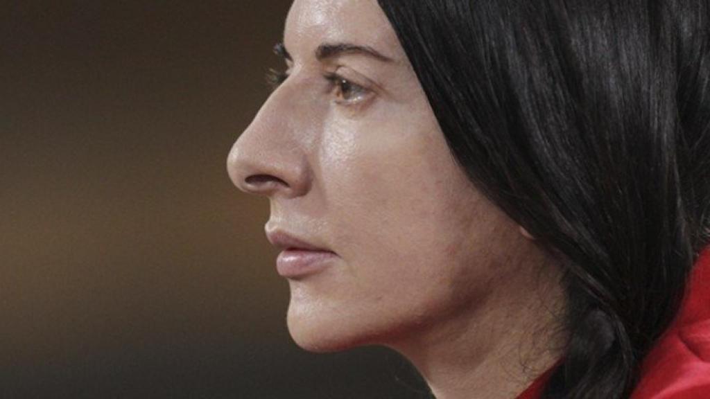 Marina Abramovic en el documental La artista está presente