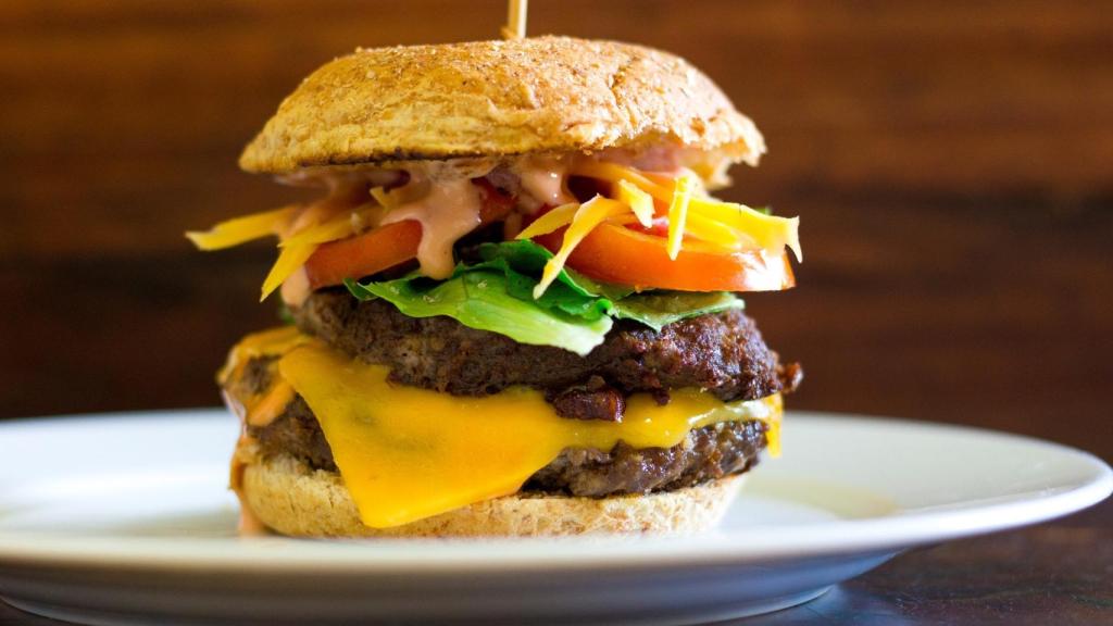 Hamburguesas de escándalo para amantes del queso.