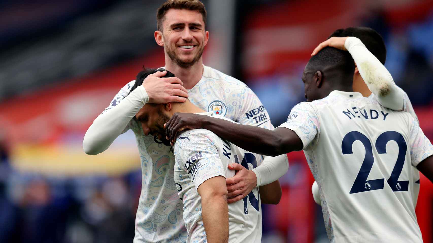 Laporte celebrando un gol con el Manchester City