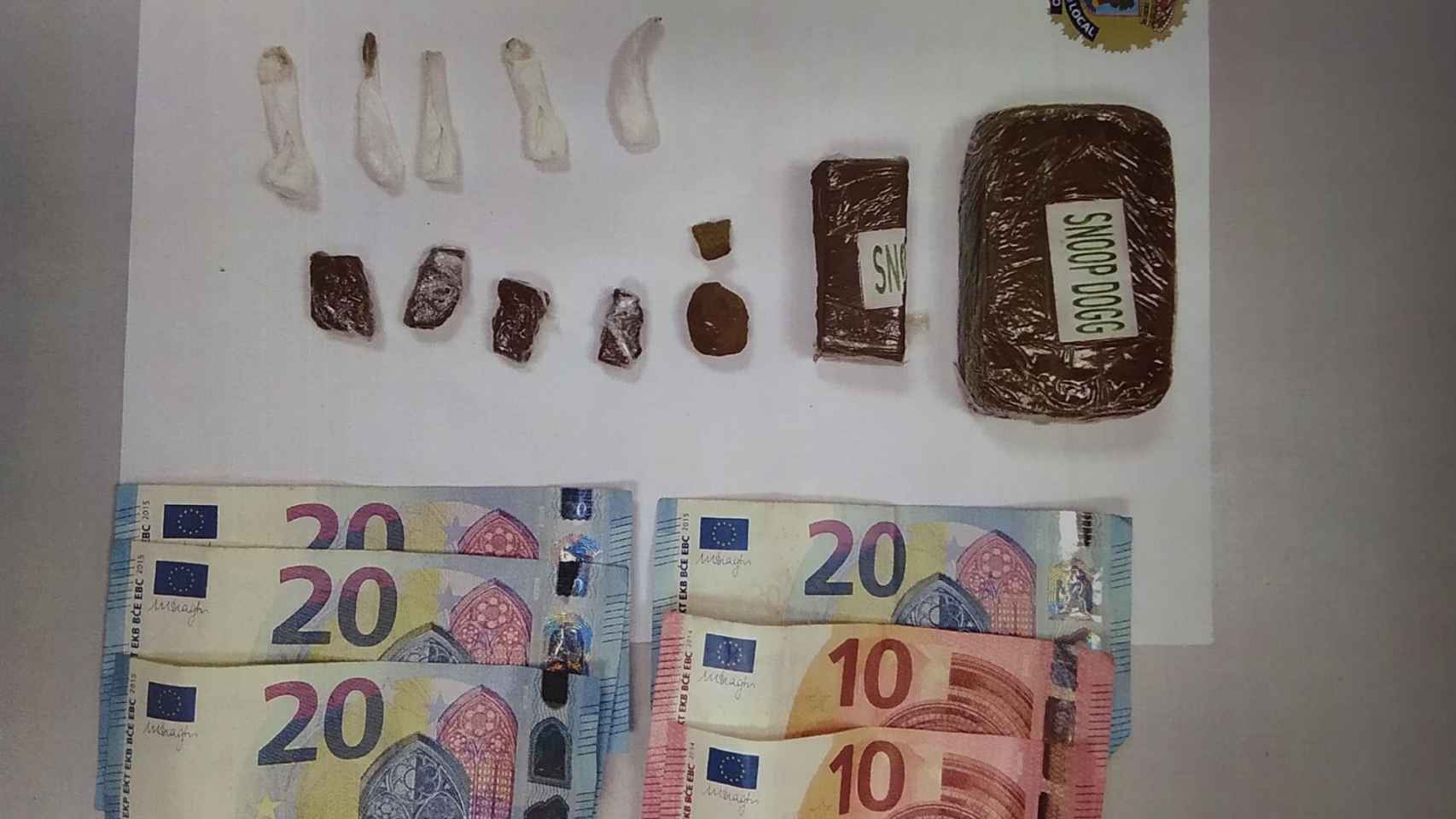 Droga y dinero incautados a un vigués detenido tras darse a la fuga