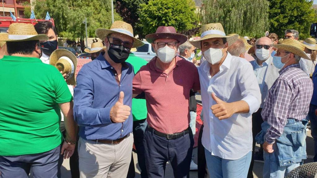 Emilio Bascuñana y Carlos Mazón en la manifestación en defensa del trasvase en Orihuela.