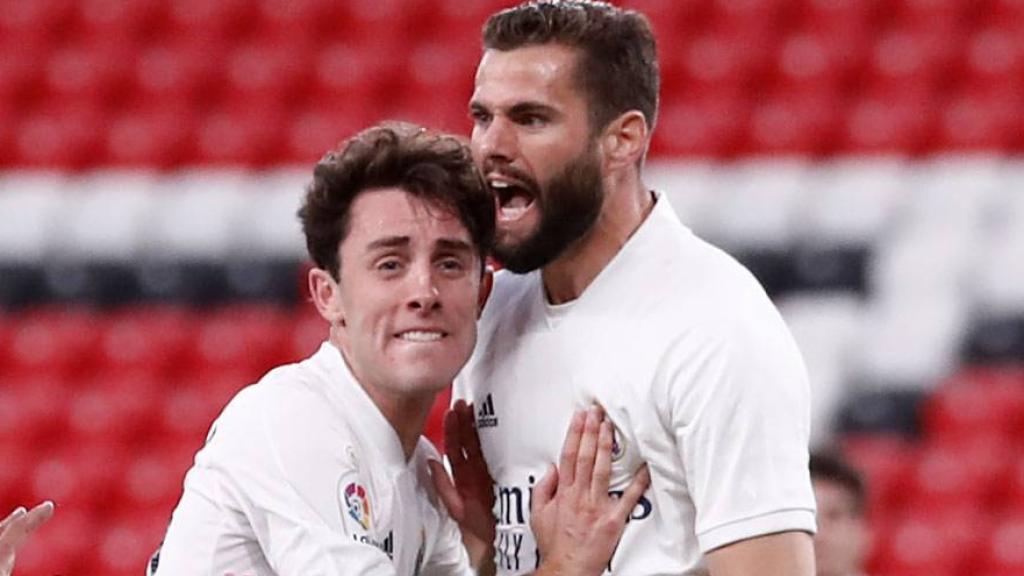 Odriozola felicita a Nacho por su gol al Athletic