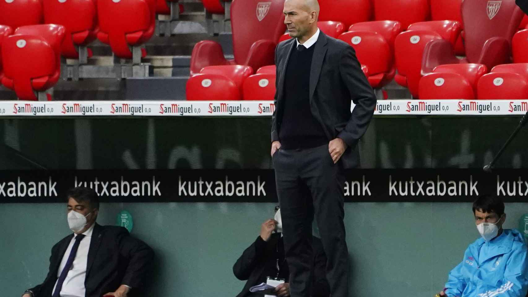 Zidane sigue el Athletic Club - Real Madrid desde el banquillo de San Mamés