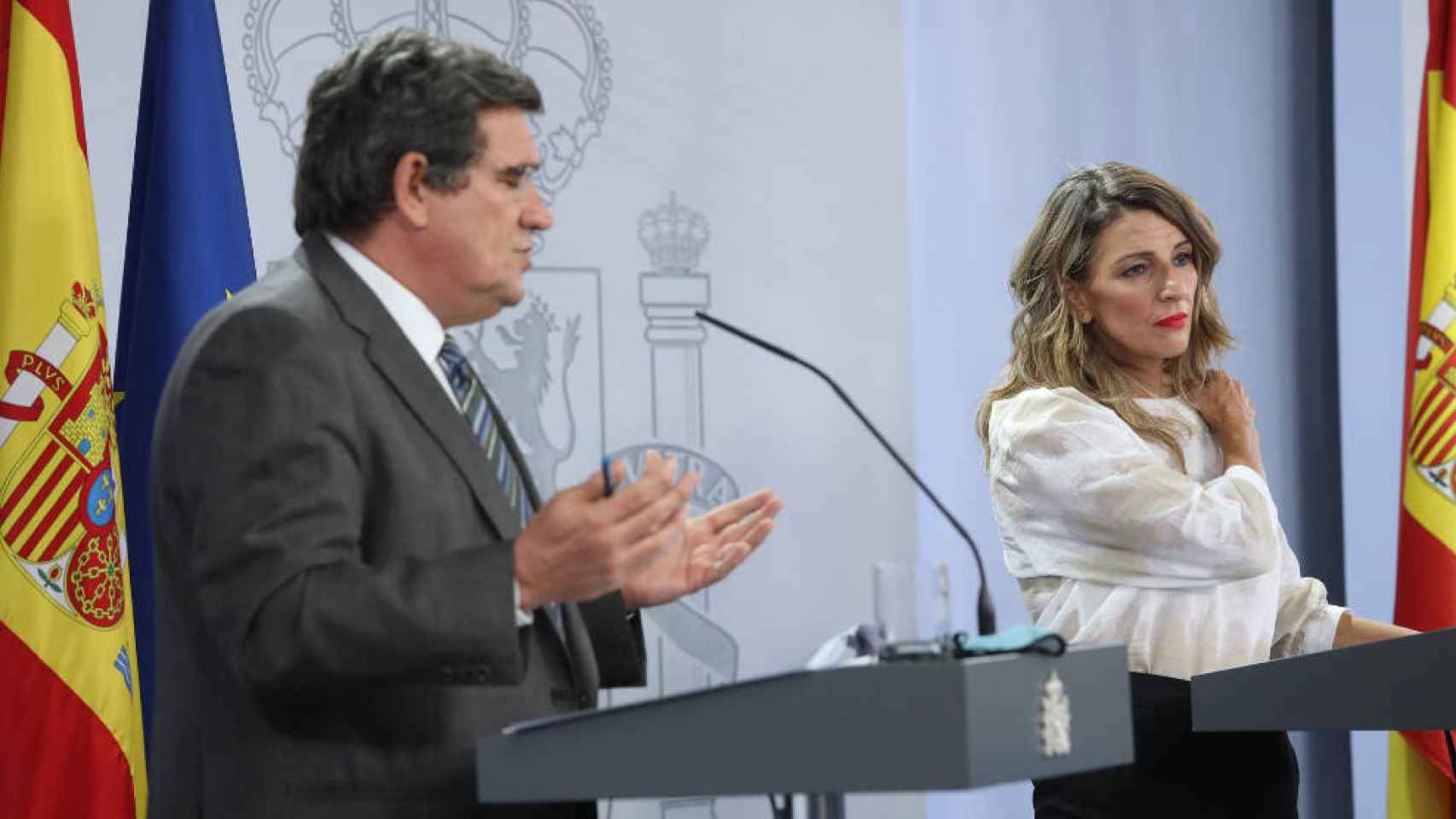 El ministro de Seguridad Social y Migraciones, José Luis Escrivá, y la ministra Trabajo y Economía Social, Yolanda Díaz