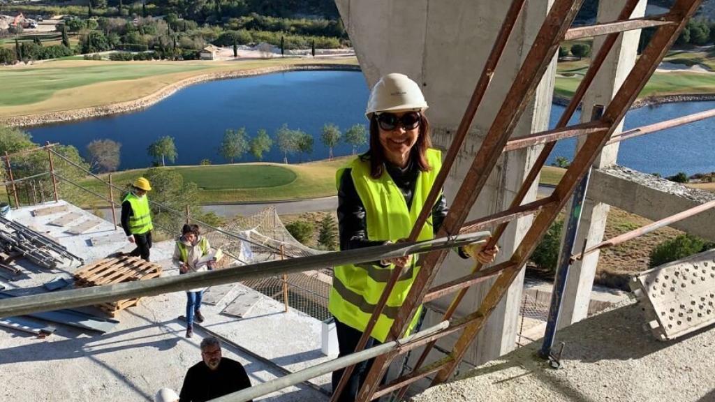 Monica Armani, en una de las visitas de obra.