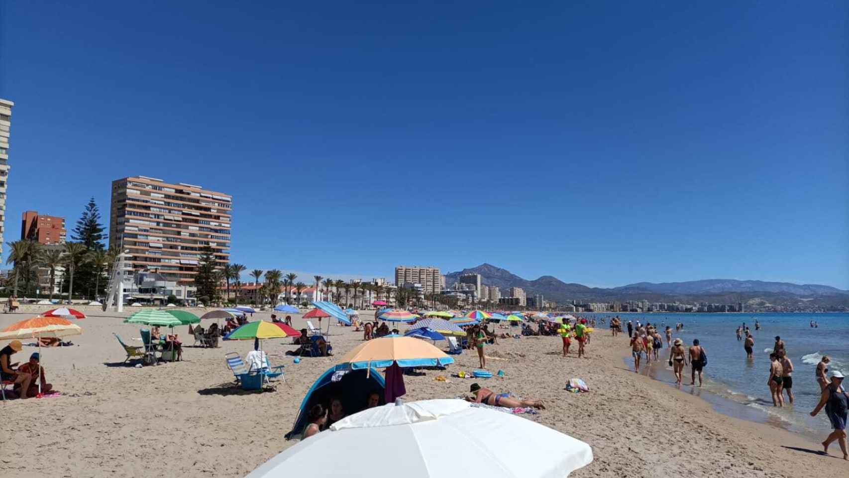 La provincia de Alicante registra este domingo la temperatura más alta de España.