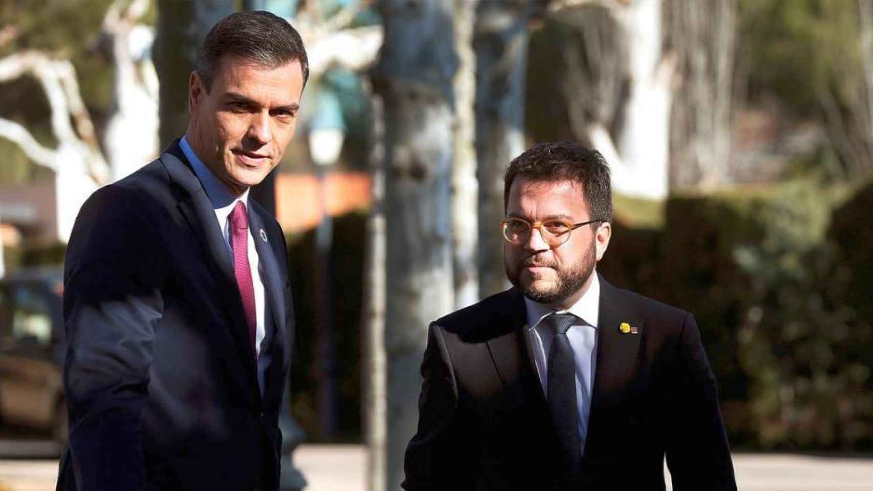 El presidente del Gobierno, Pedro Sánchez, y el vicepresidente en funciones de la Generalitat, Pere Aragonès.