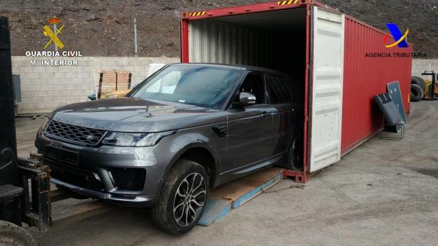 Recuperación de un coche robado por la Guardia Civil.