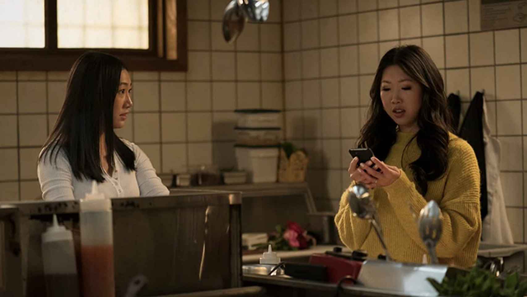 Olivia Liang y Shannon Dang en el cuarto episodio de 'Kung Fu'.