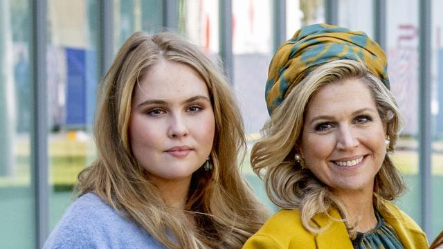 Máxima de Holanda y su hija Amalia.