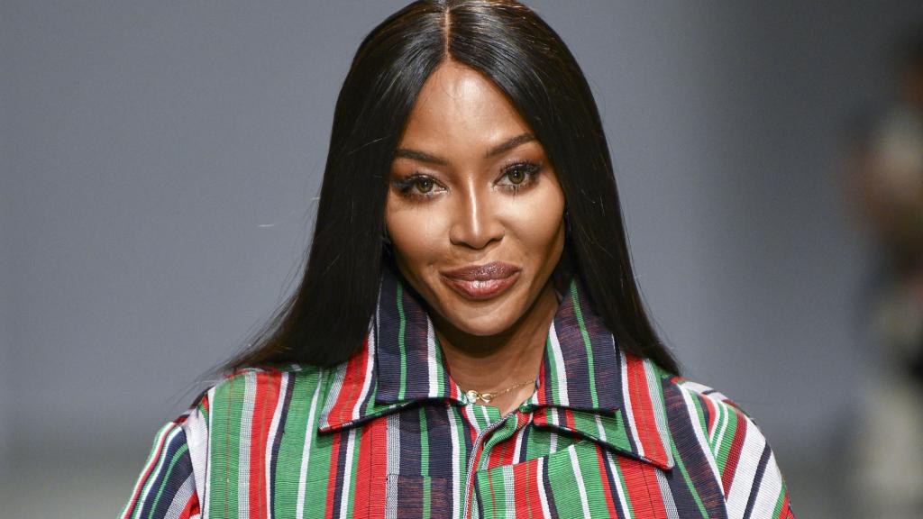 Naomi Campbell en el desfile de Kenneth Ize en París en febrero de 2020.