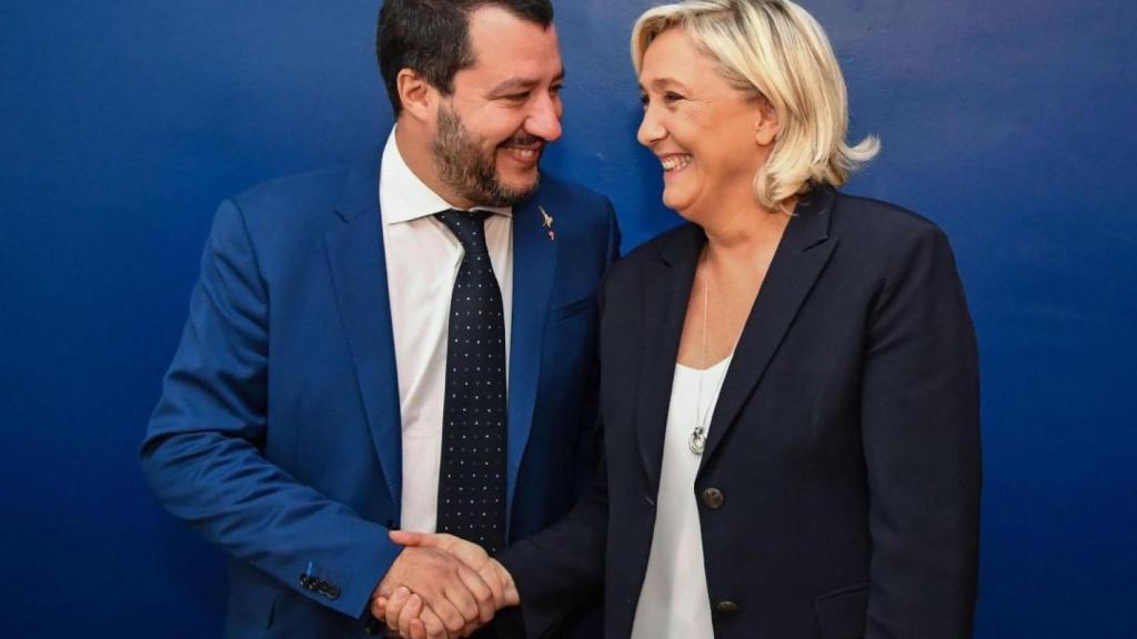 Marine Le Pen junto a Matteo Salvini en una imagen de archivo. Efe